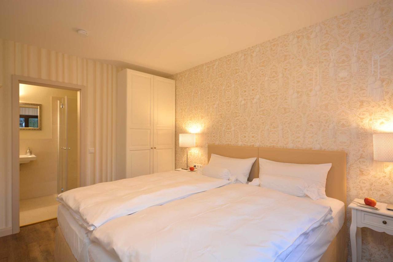 זקסנהיים Hotel Am Kirchplatz מראה חיצוני תמונה